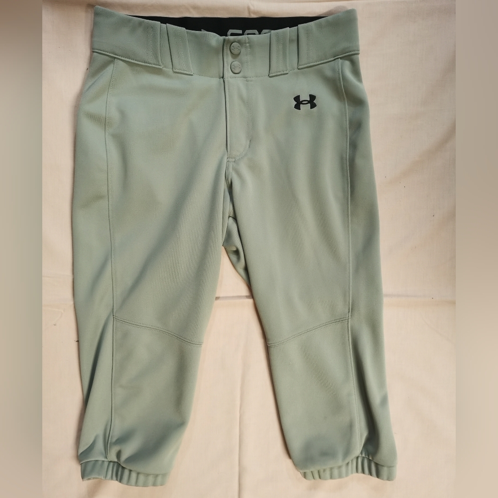 Under Armour Women's 3/4 Softball Pants S